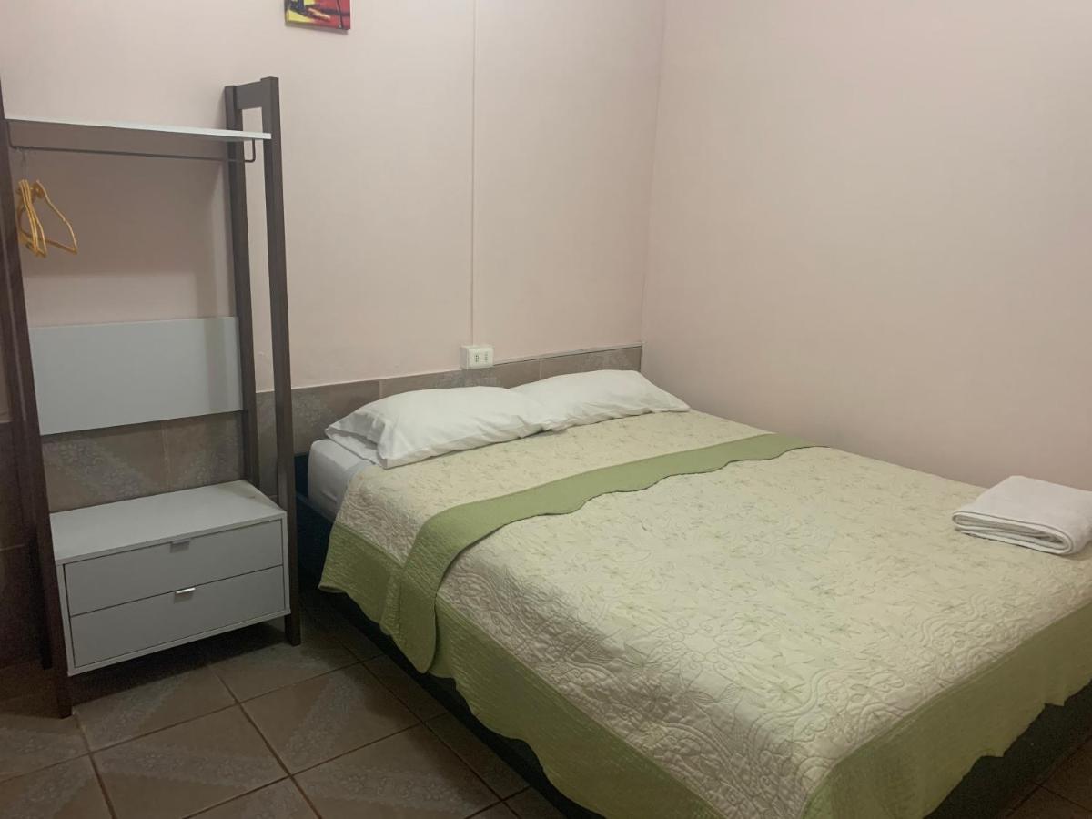 Hostal Iria Antofagasta Buitenkant foto